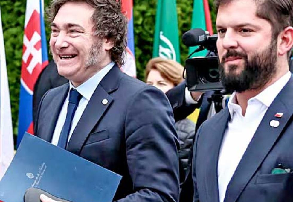 LÍDERES ULTRADERECHISTAS ARRIBAN A BOLIVIA PARA APOYAR A PAZ