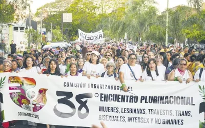 MILES DE MUJERES INVADEN CALLES DE CORRIENTES EXIGIENDO DERECHOS Y JUSTICIA