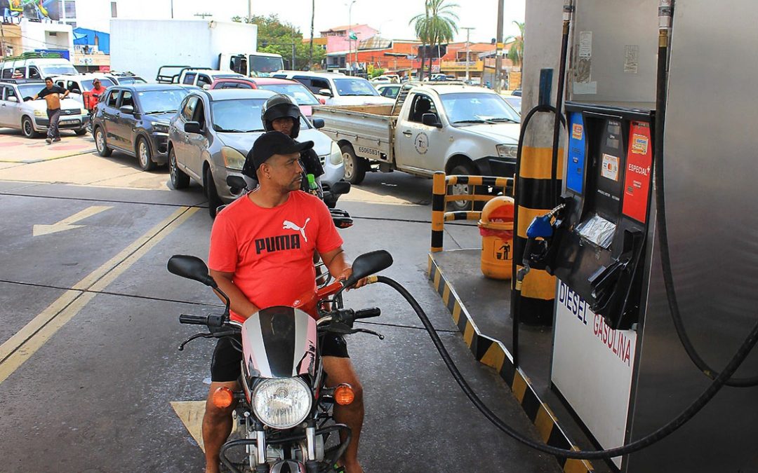 ACUERDO CON CHOFERES DESTAPA ALERTA POR FUTURO SUBSIDIO COMBUSTIBLE