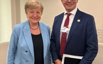 REUNIÓN EN DAVOS ELEVA EXPECTATIVAS DE UN PRÉSTAMO CON EL FMI