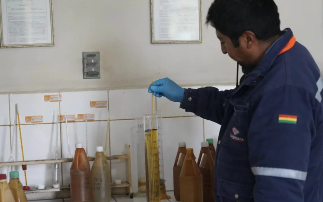 CUATRO VERSIONES OFICIALES AGRAVAN CRISIS POR GASOLINA DEFECTUOSA