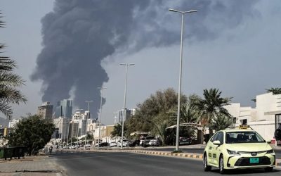 IRÁN LANZA OLEADAS DE MISILES Y DESAFÍA BASES DE EE.UU.