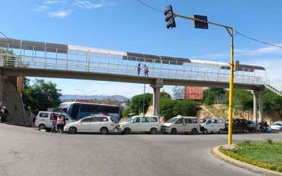 TARIJA AMANECE PARALIZADA POR PARO TOTAL DEL TRANSPORTE