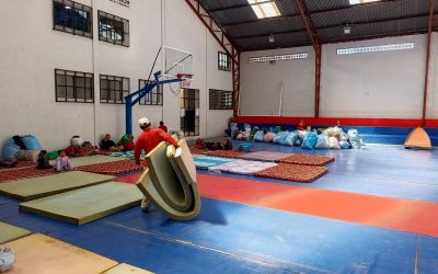 COLISEO DE LA UMSA SE UTILIZA COMO ALBERGUE DE LOS MARCHISTAS INDÍGENAS