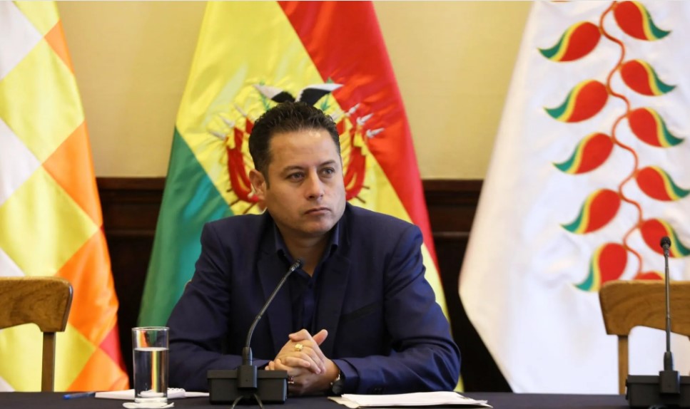 VICEPRESIDENTE LARA RECHAZA ÓRDENES CONTRA LÍDERES SINDICALES