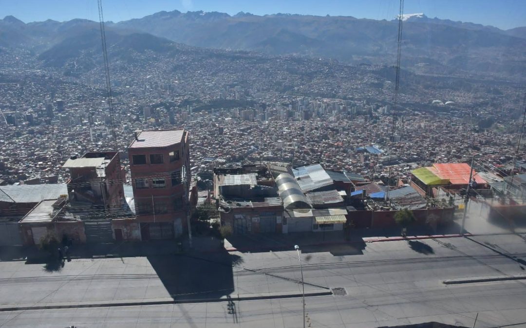 SECTORES DE EL ALTO MANTIENEN PARO Y ANUNCIAN MÁS MOVILIZACIONES