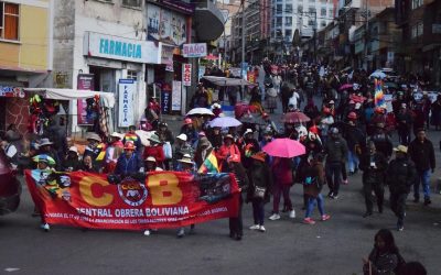 MADRES REPUDIAN A PAZ EN MASIVA MARCHA DE CACEROLAS