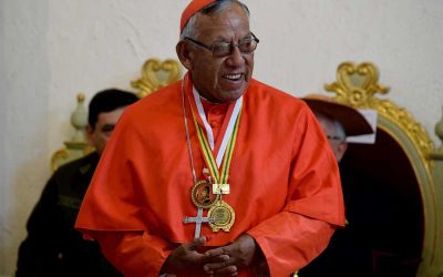 CARDENAL TICONA EXIGE DIÁLOGO Y RECHAZA MÁS SUFRIMIENTO DEL PUEBLO