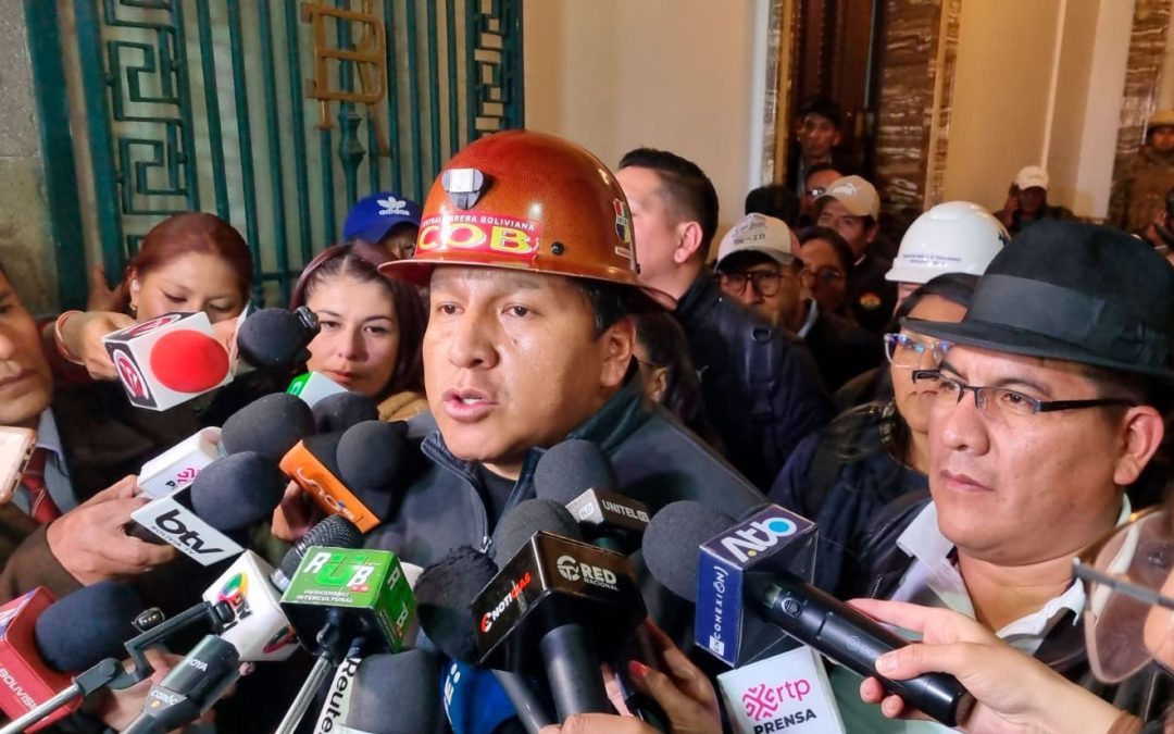DIRIGENTES TUPAC KATARI ACUSAN A ARGOLLO DE TRAICIONAR LA LUCHA SOCIAL