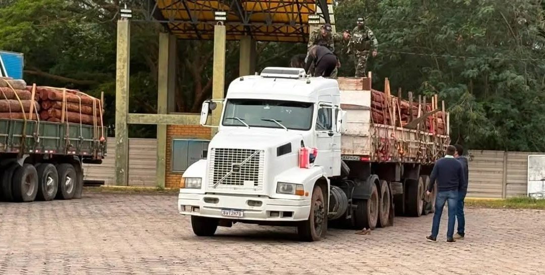 RETIENEN CAMIONES CON MADERA EN PUERTO QUIJARRO