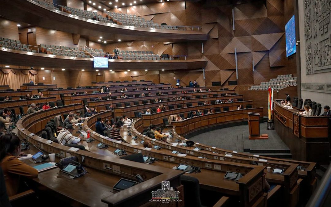 RETIRO DE FUNCIONARIO QUE DENUNCIÓ PRESUNTAS IRREGULARIDADES EN ADUANA ABRE NUEVAS DUDAS