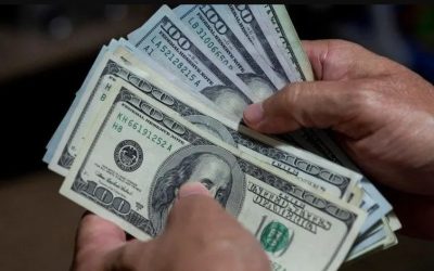 DÓLAR OFICIAL ACELERA SU AVANCE Y EL MERCADO ANTICIPA NUEVAS SUBIDAS