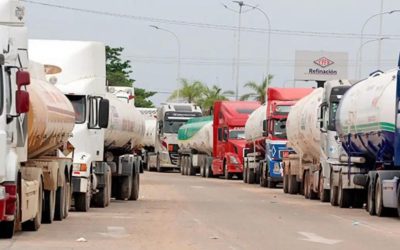 LA FALTA DE LIQUIDEZ PUEDE EXTENDER LAS FILAS POR COMBUSTIBLE