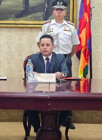LARA FRENA LA POSESIÓN DE URIOSTE Y CUESTIONA LA DECISIÓN DE ÁVILA