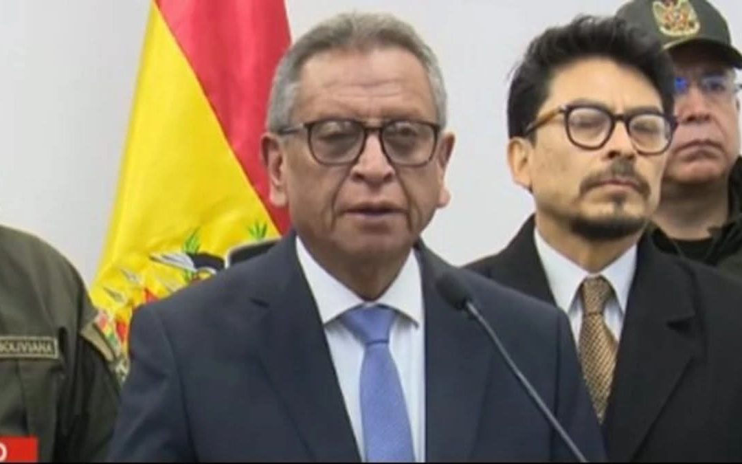 OVIEDO ACUSA A MARIACA DE ENCABEZAR UNA RED CRIMINAL DENTRO DE LA FISCALÍA