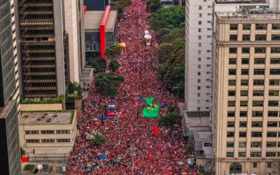 BRASIL VOTA BAJO MÁXIMA TENSIÓN ENTRE LULA Y FLÁVIO BOLSONARO