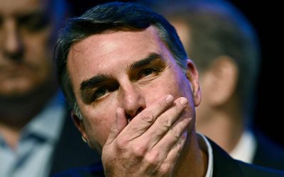 ¡ESCÁNDALO INTERNACIONAL! DIFUNDEN EL MOMENTO DE LA FUGA DE FLÁVIO BOLSONARO DESDE ARGENTINA Y SALPICAN AL GOBIERNO DE MILEI